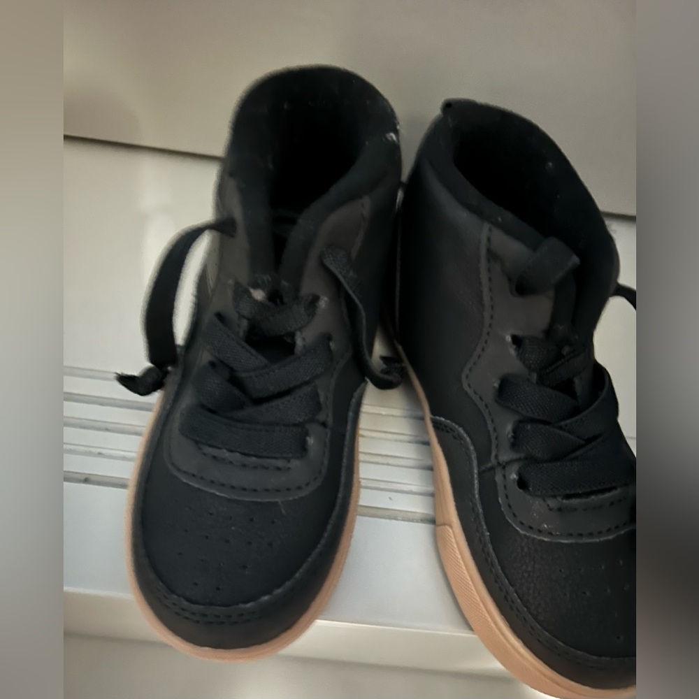 OshKosh B'gosh Black and Tan Kids Sneakers